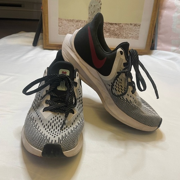 Nike Shoes - Nike Zoom size 6.5 athletic shoes
